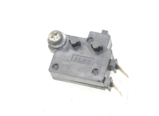 CONTACTEUR FEU STOP DROIT