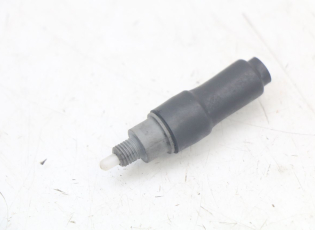 CONTACTEUR FEU STOP DROIT