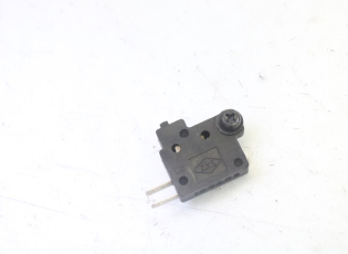 CONTACTEUR FEU STOP GAUCHE