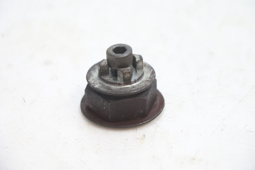 photo de SPROCKET OUTPUT SHAFT NUT SUZUKI GSF N BANDIT 1200 (2001 - 2005) - Zoom on usage condition