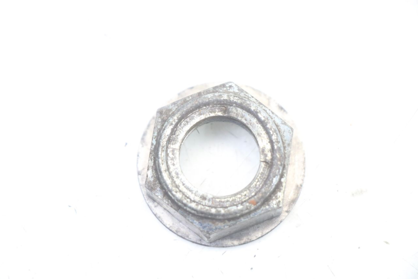 photo de SPROCKET OUTPUT SHAFT NUT SUZUKI GSF S BANDIT 600 (2000 - 2004) - Zoom on usage condition