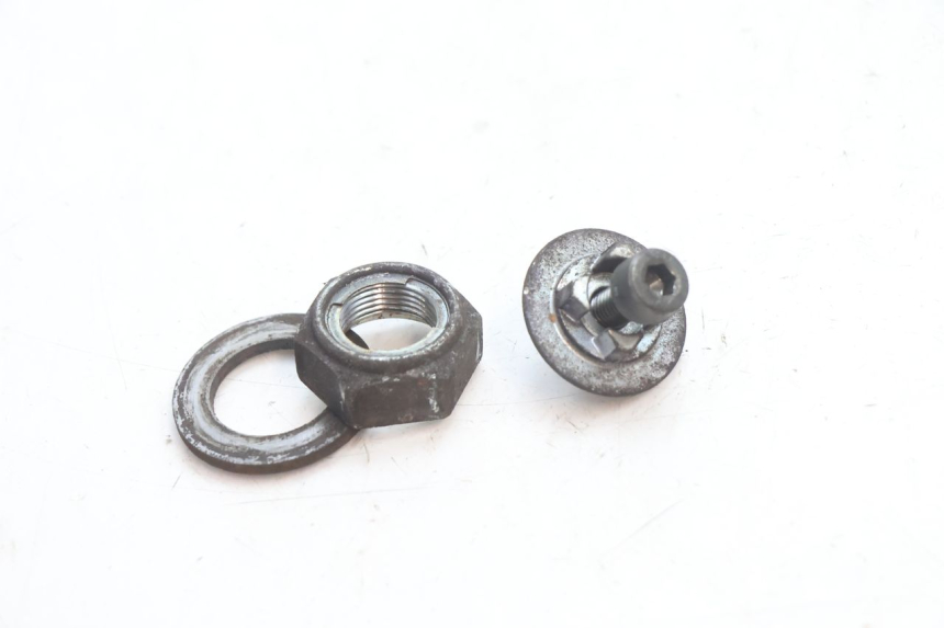 photo de SPROCKET OUTPUT SHAFT NUT SUZUKI GSR 600 (2005 - 2012) - Component detail