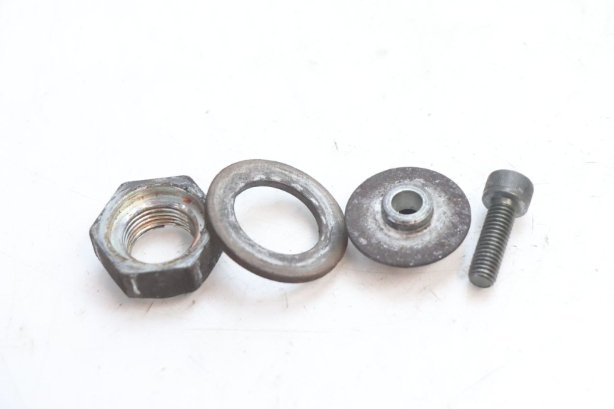 photo de SPROCKET OUTPUT SHAFT NUT SUZUKI GSR 600 (2005 - 2012) - Alternative perspective