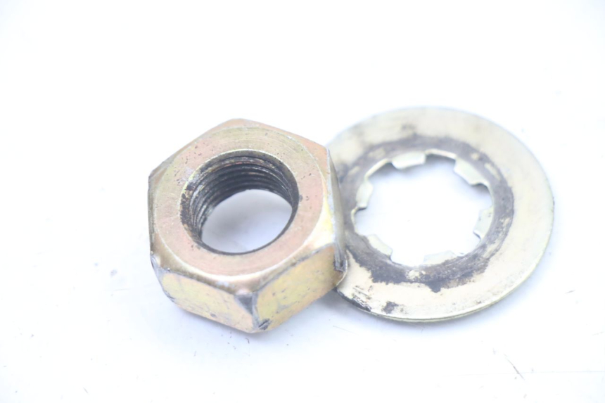 photo de SPROCKET OUTPUT SHAFT NUT HYOSUNG GTR 125 (2006 - 2008) - Zoom on usage condition