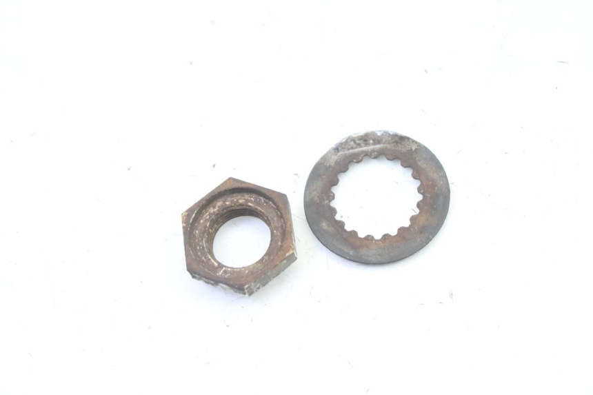 photo de SPROCKET OUTPUT SHAFT NUT KTM SUPERENDURO R 950 (2005 - 2009) - Zoom on usage condition