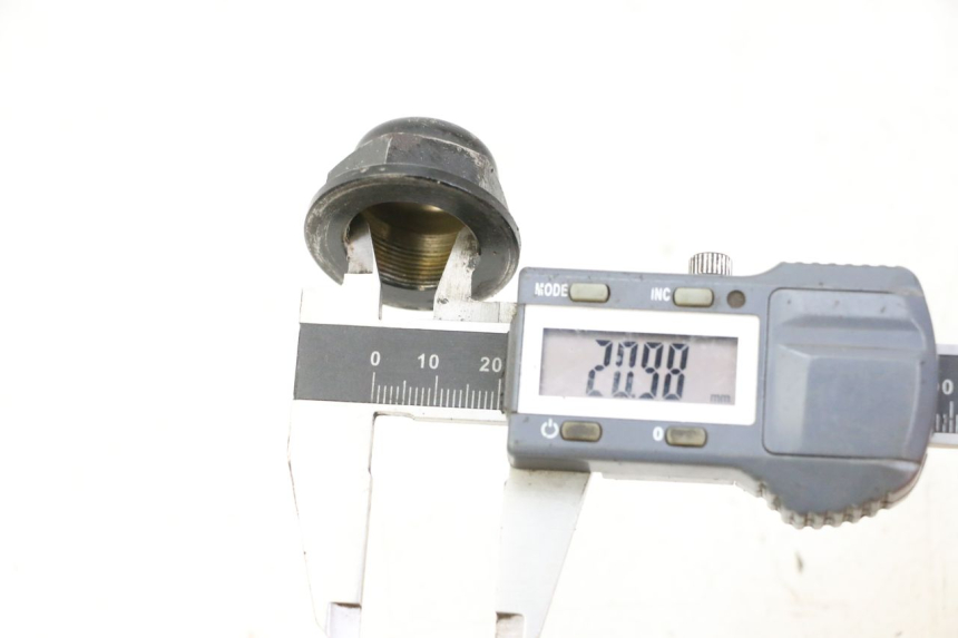 photo de FORK CROWN NUT YAMAHA FJ 36Y 1100 (1984 - 1985) - Zoom on usage condition