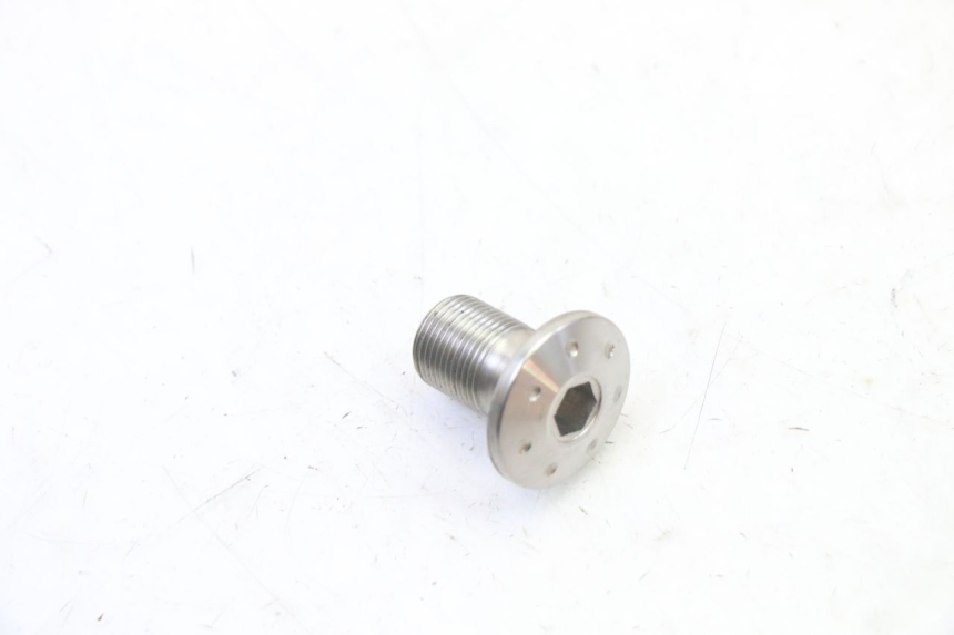 photo de FORK CROWN NUT BMW G310 R 310 (2016 - 2020) - Zoom on usage condition