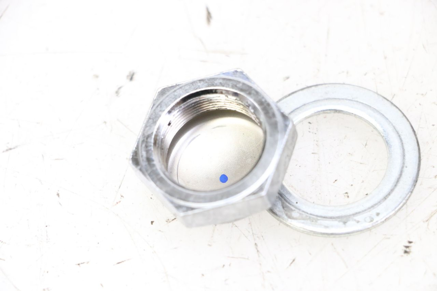 photo de FORK CROWN NUT SUZUKI GSR 750 (2011 - 2017) - Zoom on usage condition