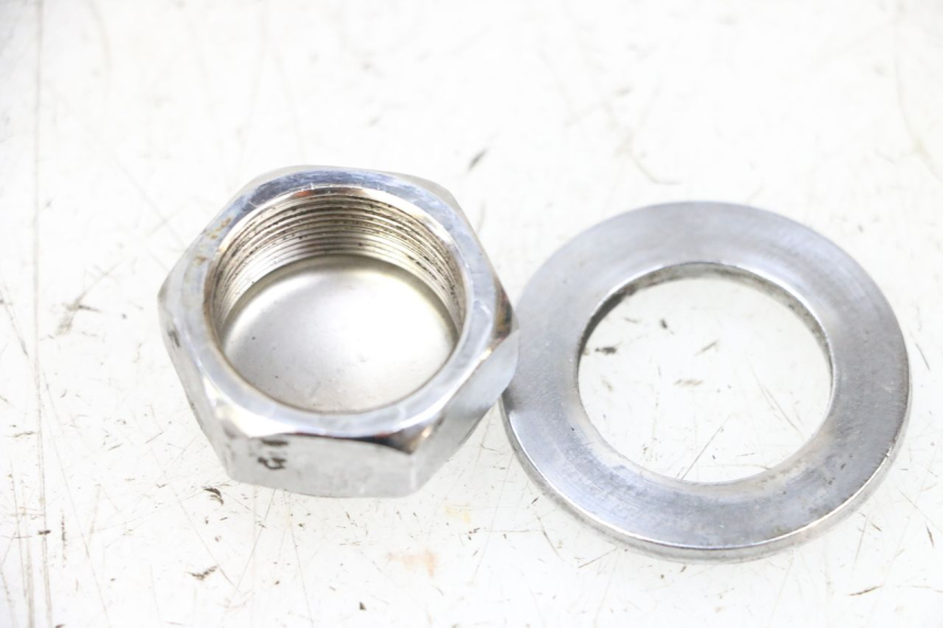 photo de FORK CROWN NUT HONDA NSR R 125 (1994 - 2003) - Zoom on usage condition
