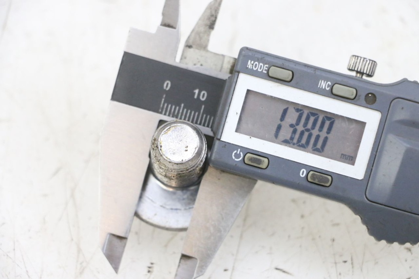 photo de FORK CROWN NUT YAMAHA TZR 50 (2008 - 2016) - Zoom on usage condition