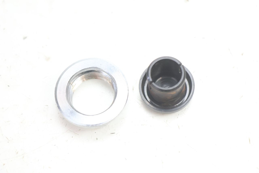 photo de FORK CROWN NUT HONDA VFR FI RC46 800 (1998 - 2001) - Alternative perspective