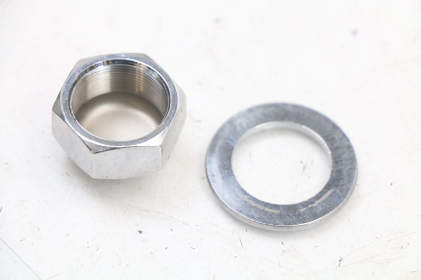 photo de FORK CROWN NUT YAMAHA XJ6 ABS 600 (2008 - 2016) - Technical close-up