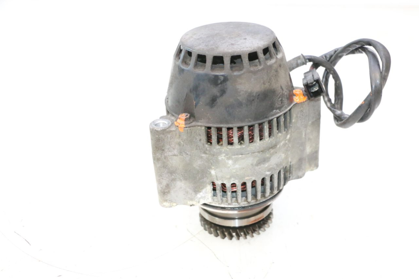 photo de ALTERNATOR SUZUKI GSX F GSXF 750 (1988 - 1998) - Zoom on usage condition