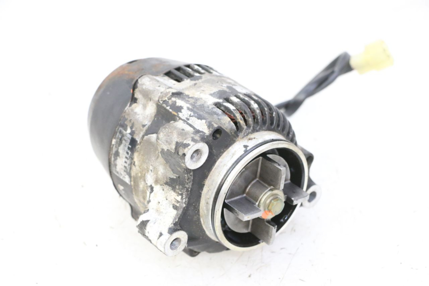 photo de ALTERNATOR TRIUMPH SPRINT 900 (1995 - 1998) - Component zoom