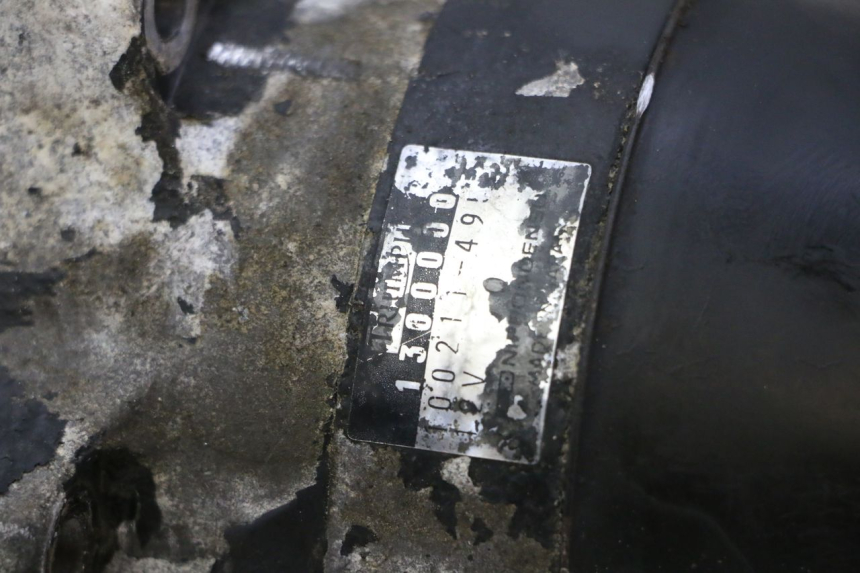 photo de ALTERNATOR TRIUMPH SPRINT 900 (1995 - 1998) - Alternative perspective