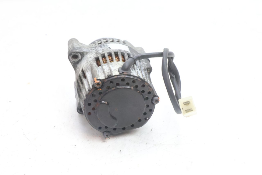 photo de ALTERNATOR YAMAHA XJR 1300 (1998 - 2002) - Technical close-up