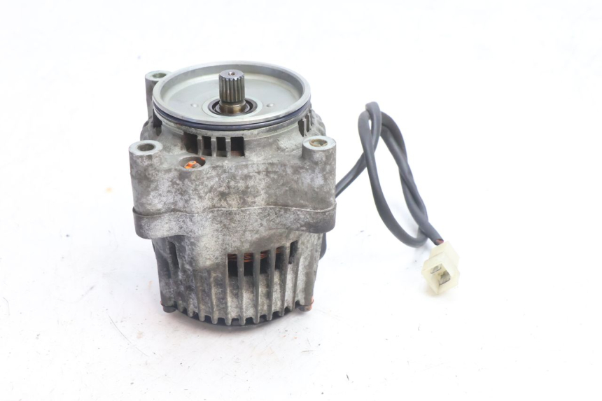photo de ALTERNATOR YAMAHA XJR 1300 (1998 - 2002) - Surface and material condition
