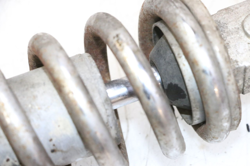 photo de REAR SHOCK ABSORBER HONDA CBR RR FIREBLADE 900 (1992 - 1994) - Alternative perspective