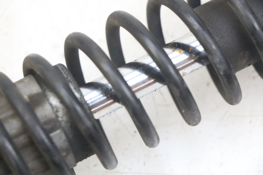 photo de FRONT SHOCK ABSORBER PIAGGIO VESPA LXV 125 (2006 - 2009) - Alternative perspective