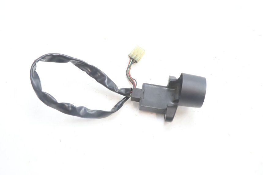 photo de TRANSPONDER ANTENNA YAMAHA FJR 1300 (2001 - 2005) - Alternative perspective