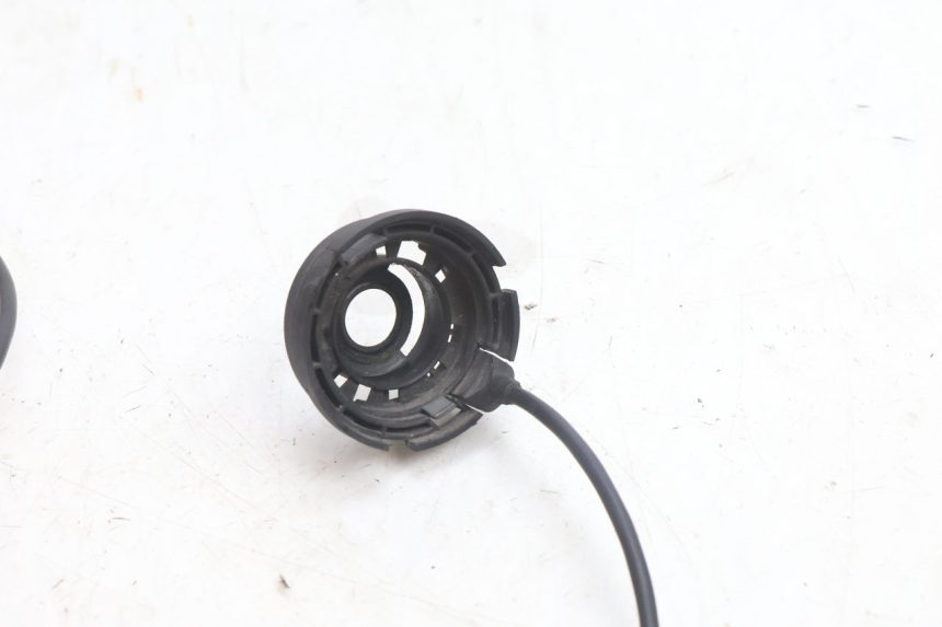 photo de TRANSPONDER ANTENNA PEUGEOT SATELIS 125 (2006 - 2009) - Technical close-up