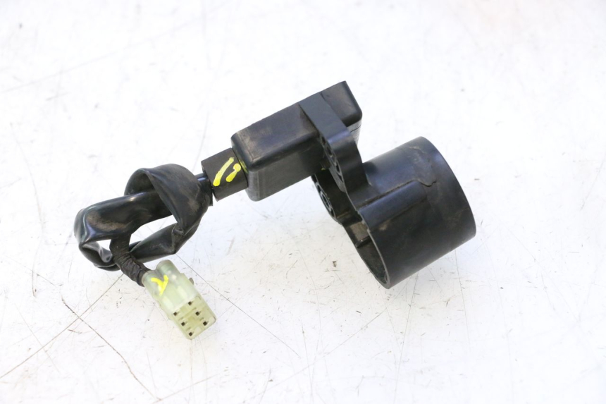 photo de TRANSPONDER ANTENNA YAMAHA XMAX X-MAX 125 (2006 - 2009) - Alternative perspective