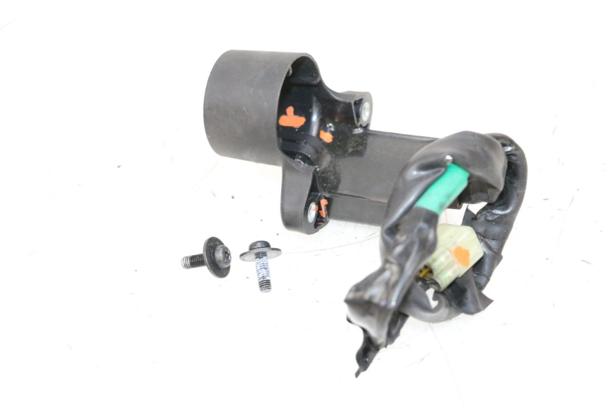 photo de TRANSPONDER ANTENNA YAMAHA XJ6 600 (2008 - 2016) - Fixing points details