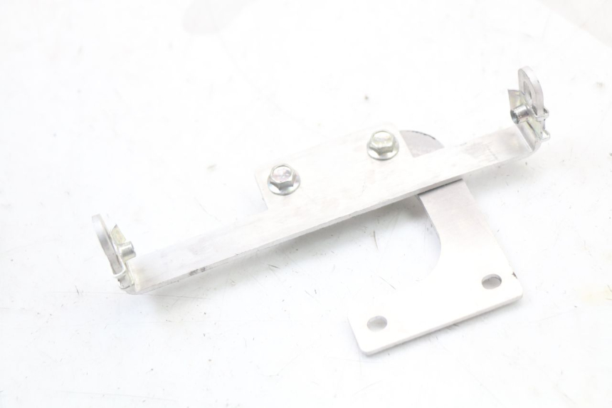 photo de SPEEDOMETER BRACKET VENT DERAPAGE 50 (2018 - 2023) - Component detail