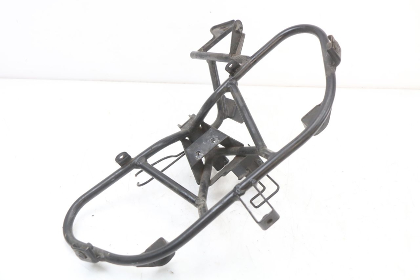 photo de FRONT FAIRING BRACKET SUZUKI BURGMAN 125 (2007 - 2014) - Zoom on usage condition