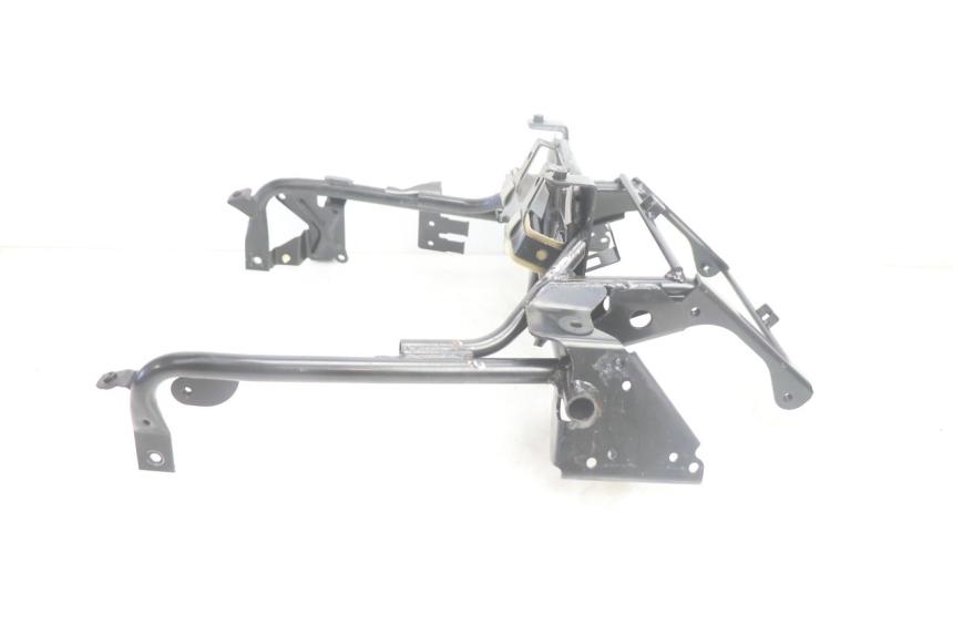 photo de FRONT FAIRING BRACKET SUZUKI BURGMAN EXECUTIVE ABS 650 (2006 - 2012) - Component detail