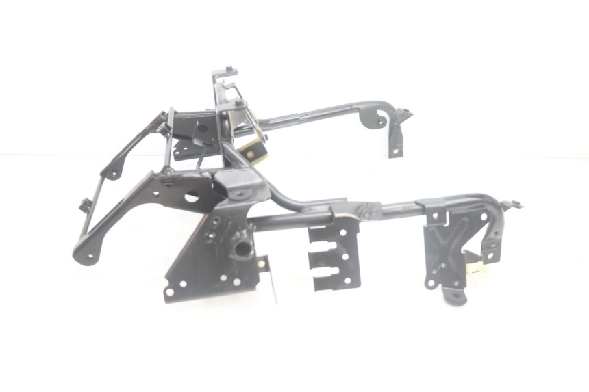 photo de FRONT FAIRING BRACKET SUZUKI BURGMAN EXECUTIVE ABS 650 (2006 - 2012) - Zoom on usage condition