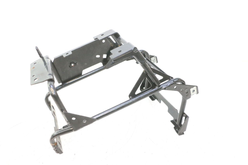 photo de FRONT FAIRING BRACKET PEUGEOT CITYSTAR 2T 50 (2018 - 2021) - Technical close-up