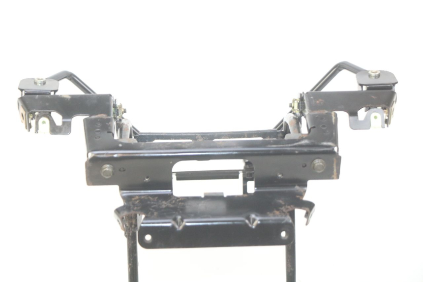 photo de FRONT FORK BRACE PEUGEOT CITYSTAR AIR 125 (2014 - 2017) - Fixing points details