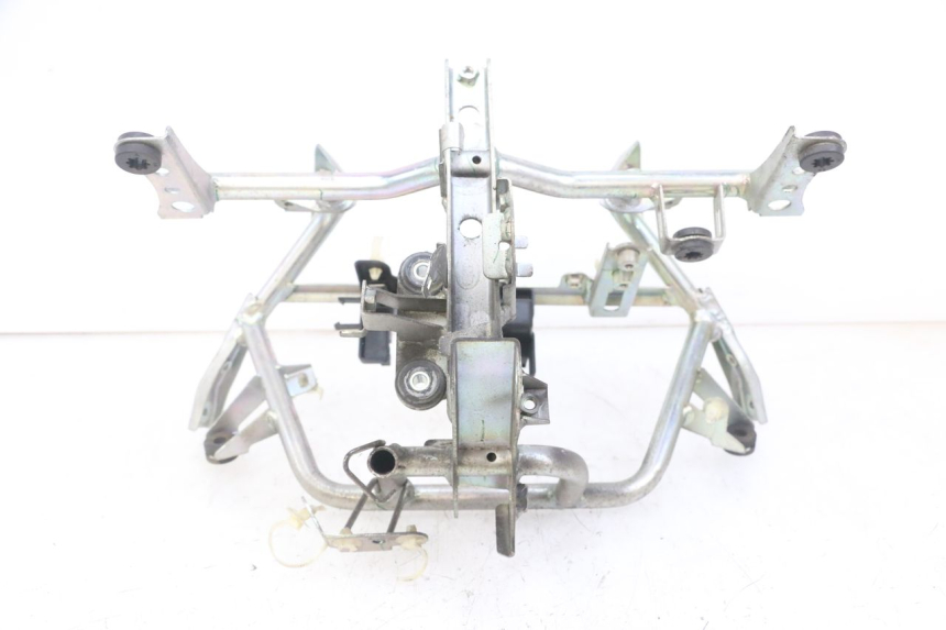 photo de FRONT FENDER BRACKET HONDA FORZA ABS 300 (2013 - 2017) - Zoom on usage condition