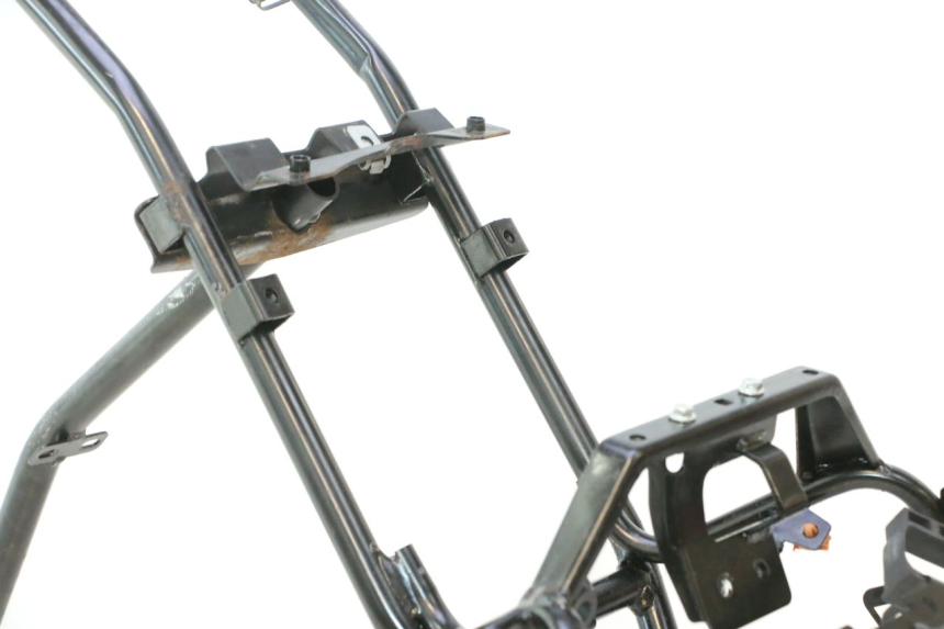 photo de FRONT FAIRING BRACKET PIAGGIO MP3 500 (2016 - 2018) - Alternative perspective