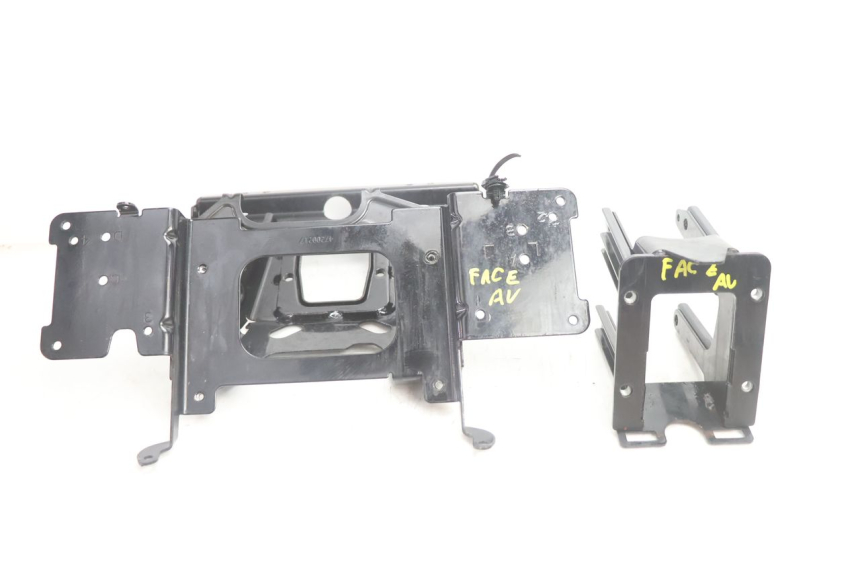 photo de FRONT FAIRING BRACKET HARLEY DAVIDSON ROAD GLIDE FLTRXSE 1920 (2018 - 2022) - Main view