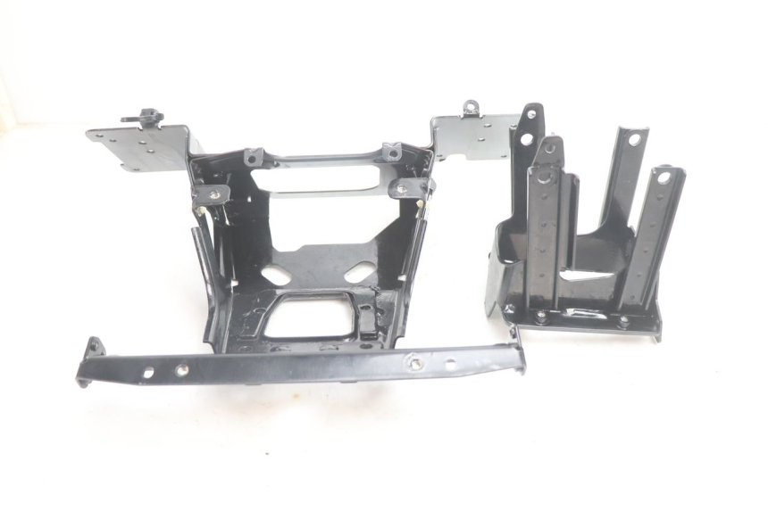 photo de FRONT FAIRING BRACKET HARLEY DAVIDSON ROAD GLIDE FLTRXSE 1920 (2018 - 2022) - Alternative perspective