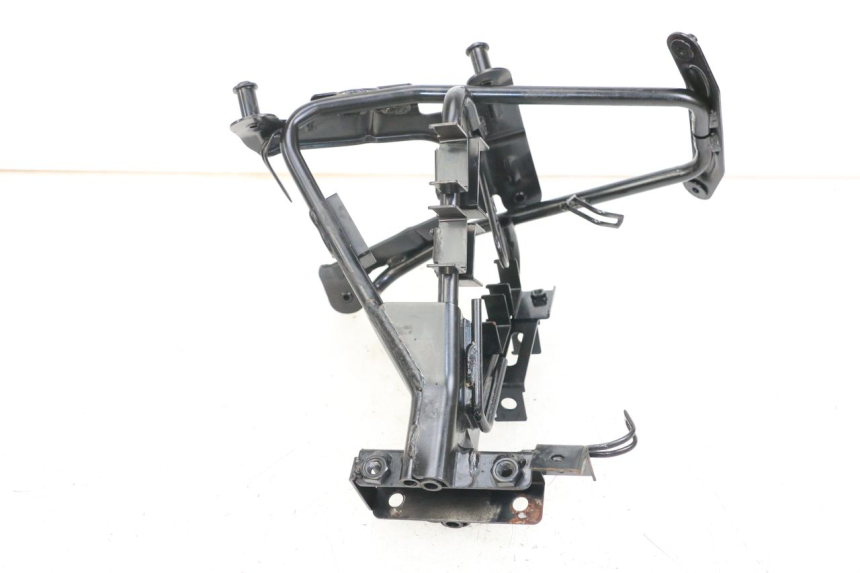 photo de FRONT FORK BRACE DAELIM S3 125 (2010 - 2017) - Technical close-up