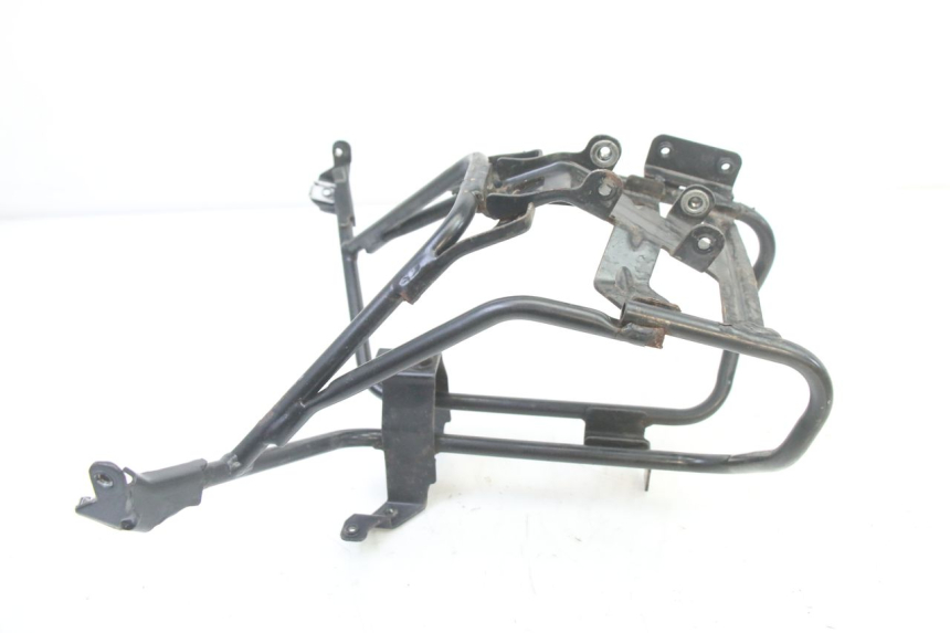 photo de FRONT FAIRING BRACKET PEUGEOT SATELIS 250 (2006 - 2012) - Component detail