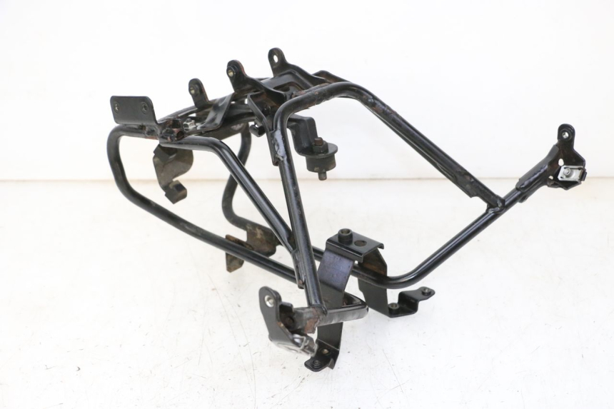 photo de FRONT FAIRING BRACKET PEUGEOT SATELIS 125 (2006 - 2009) - Technical close-up