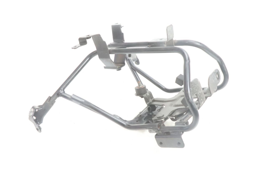 photo de FRONT FAIRING BRACKET PEUGEOT SATELIS 125 (2006 - 2009) - Technical close-up
