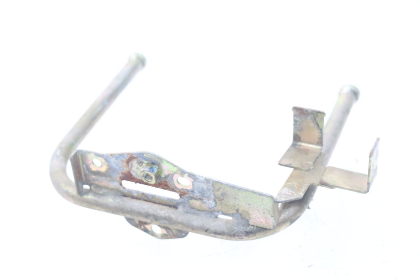 photo de FRONT FAIRING BRACKET HONDA SCV LEAD 100 (2003 - 2007) - Zoom on usage condition