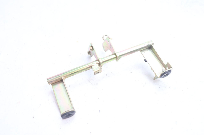 photo de FRONT FAIRING BRACKET HONDA SH 125 (2001 - 2003) - Technical close-up
