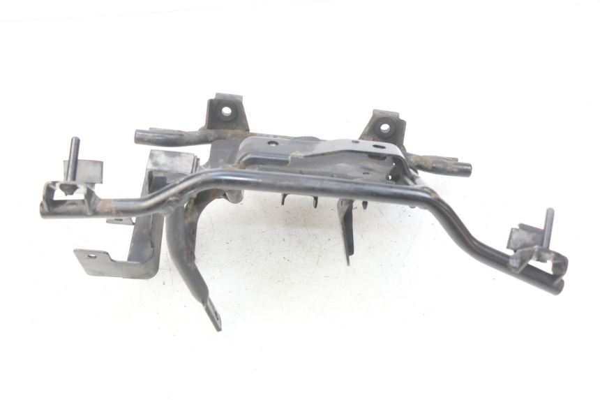 photo de FRONT FORK BRACE SUZUKI SIXTEEN 125 (2008 - 2010) - Zoom on usage condition