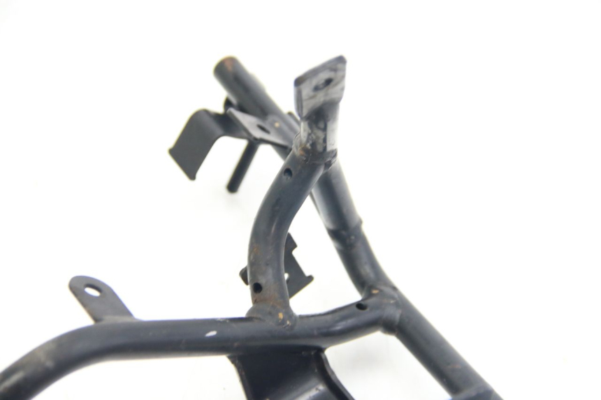 photo de FRONT FORK BRACE SUZUKI SIXTEEN 125 (2008 - 2010) - Fixing points details