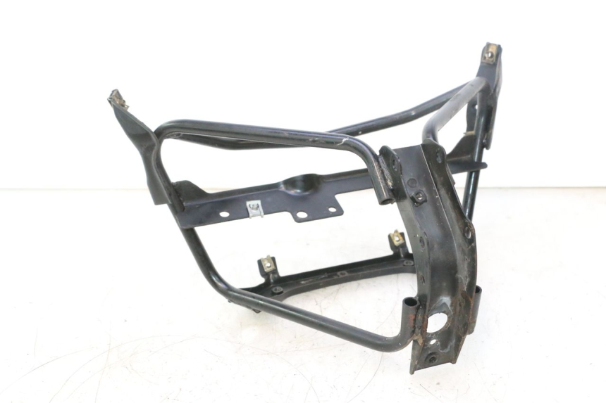 photo de FRONT FAIRING BRACKET PIAGGIO X8 STREET 125 (2006 - 2007) - Zoom on usage condition