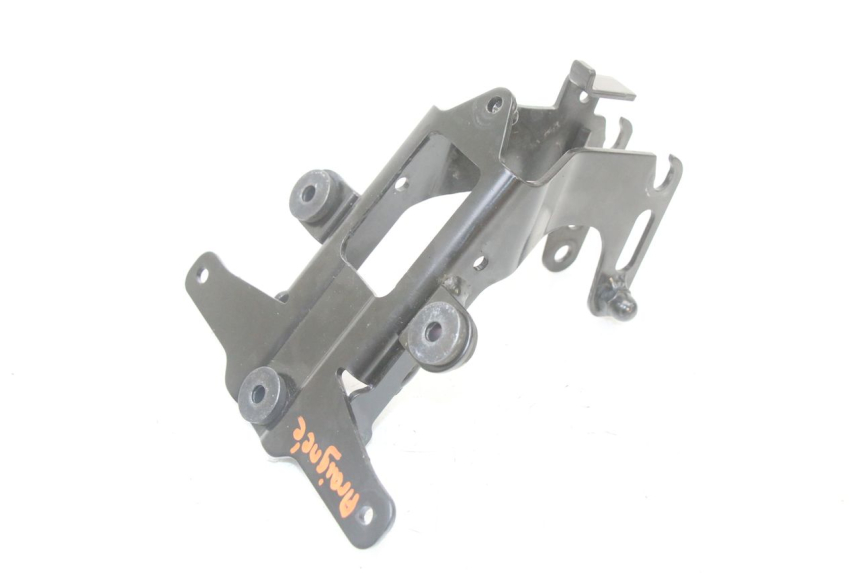 photo de FRONT FAIRING BRACKET YAMAHA TRACER 7 700 (2020 - 2024) - Technical close-up