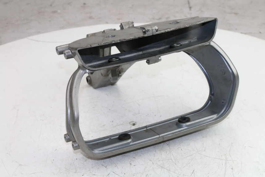 photo de FRONT FAIRING BRACKET DUCATI ST3 992 (2006 - 2008) - Zoom on usage condition