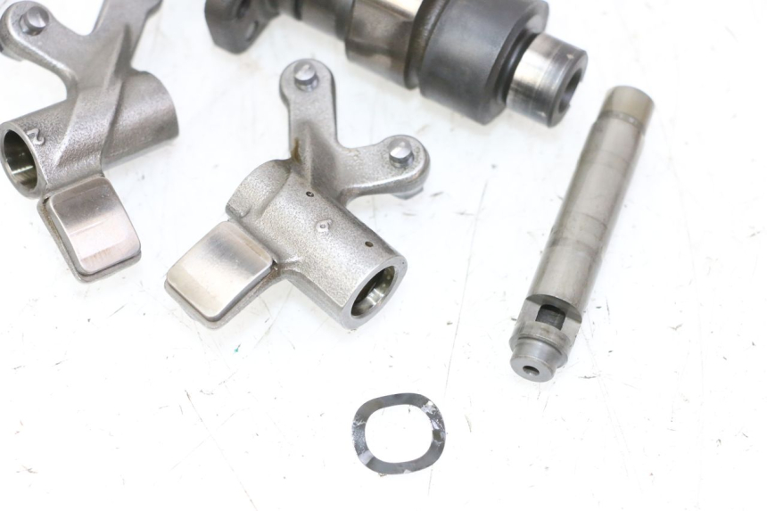 photo de CAMSHAFT SUZUKI BURGMAN 125 (2007 - 2014) - Surface and material condition