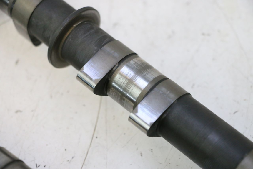 photo de CAMSHAFT YAMAHA FJR 1300 (2001 - 2005) - Technical close-up